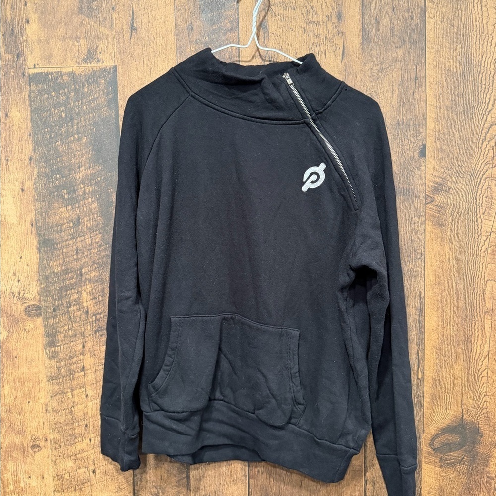 Peloton women’s black pullover large